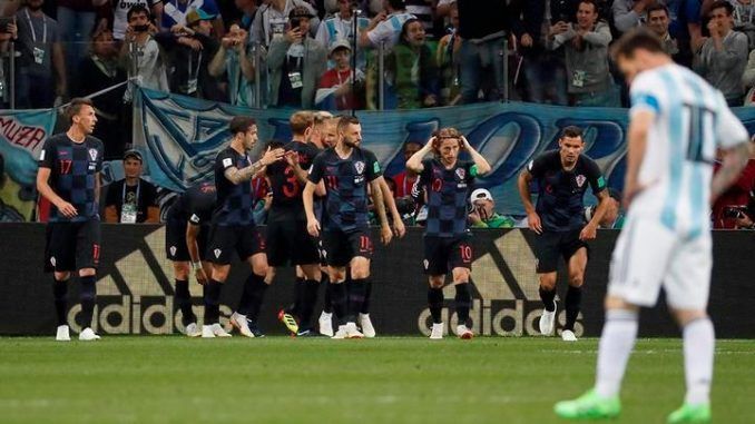 Argentina perdió por goleada y quedo al borde de la eliminación
