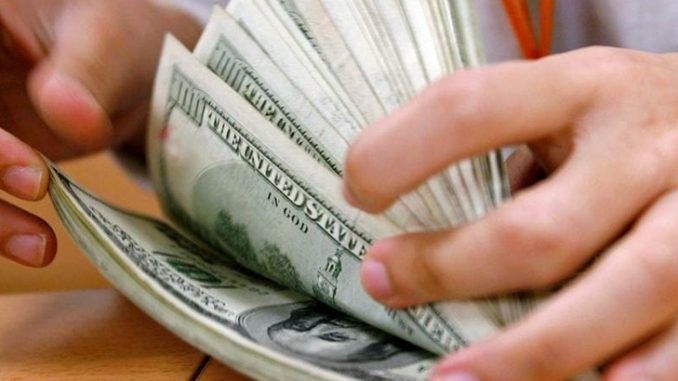 dolar a 28 y renuncia
