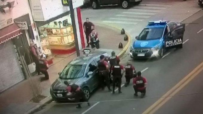 Intentaron asaltar una reconocida joyería de Villa Devoto
