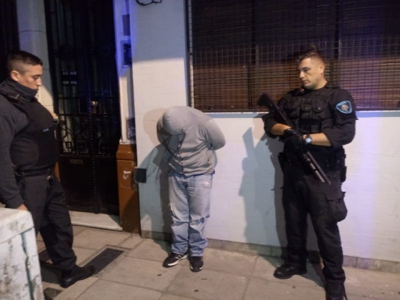  Detuvieron a un “rompevidrios” en Almagro