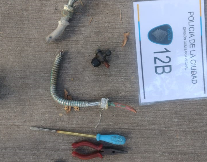  Detienen a 2 personas luego de intentar robar una vivienda en el barrio de Villa Pueyrredón