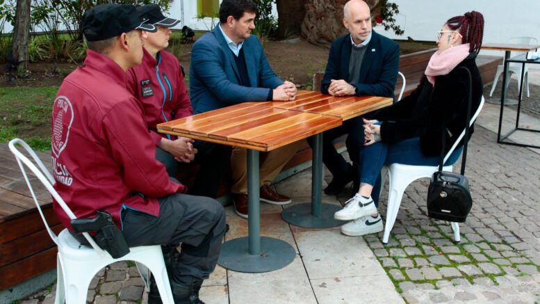  El Jefe de Gobierno Porteño reconoció a los policías de la Ciudad que evitaron un femicidio en el barrio de Saavedra