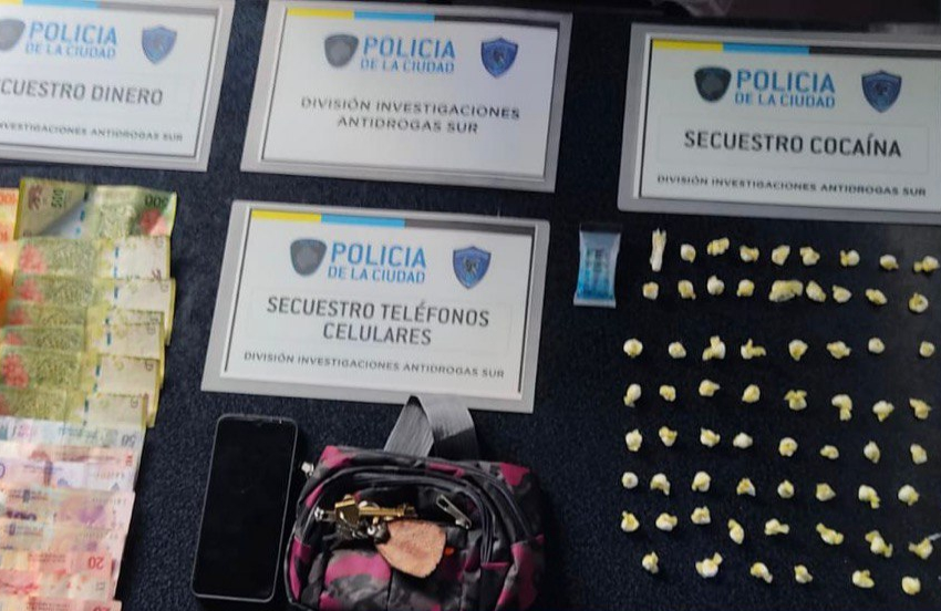  Detienen en Constitución a una dealer que llevaba cocaína bajo su ropa interior