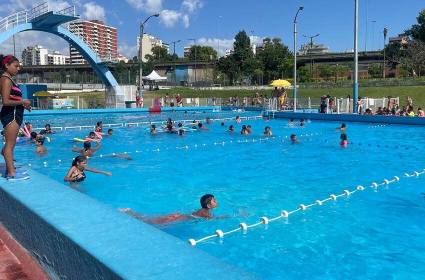  Disfruta todos los días de las piletas de la Ciudad