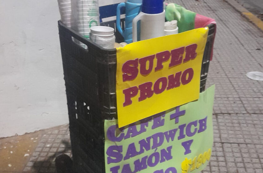  Dos mamás emprendedoras llevan su café y sándwiches a las calles del barrio de Villa del Parque