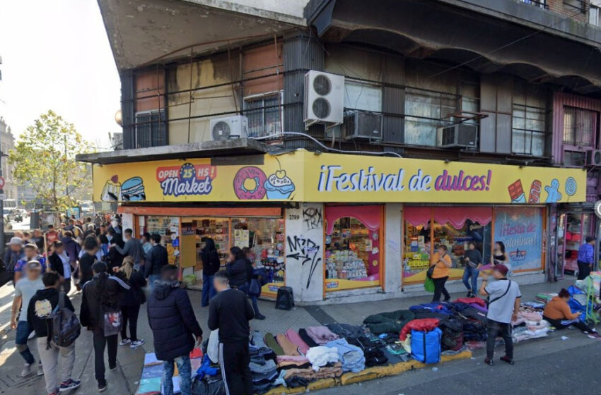  La Ciudad desarticula redes de manteros en Once