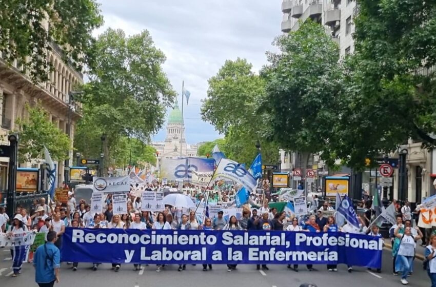  Enfermería porteña se reúne en la Legislatura por mejoras laborales