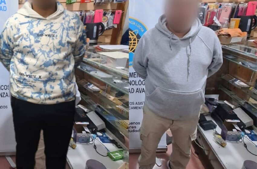  Cayeron en Flores dos locales que vendían celulares robados