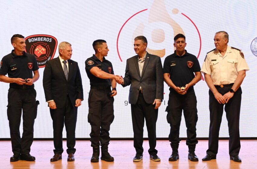  Reconocimiento a Bomberos porteños en su 9° aniversario